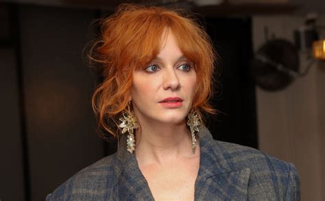 Fans Lust Over Christina Hendricks’ Steamy。